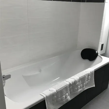 La Pause Du Sentier * Sendets (Pyrenees-Atlantiques)