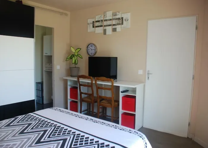 La Pause Du Sentier Sendets (Pyrenees-Atlantiques)